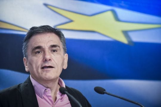 700 εκατ. στον χορό των παροχών