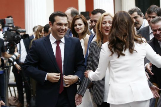 Ρόδα, τσάντα και γραβάτα