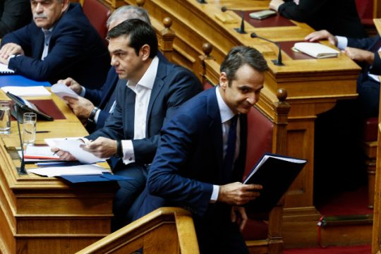 «Ανιστόρητη» η κυβέρνηση, «σε πανικό» ο Μητσοτάκης