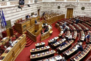 Πολυνομοσχέδιο για… προθέρμανση