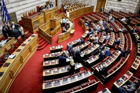 Με αντιρρήσεις και ενστάσεις το πολυνομοσχέδιο στην Ολομέλεια