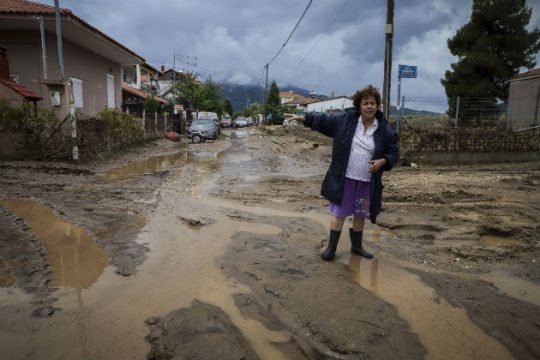 «Πολύ το νερό για να το αντέξουν αυτά τα αντιπλημμυρικά»