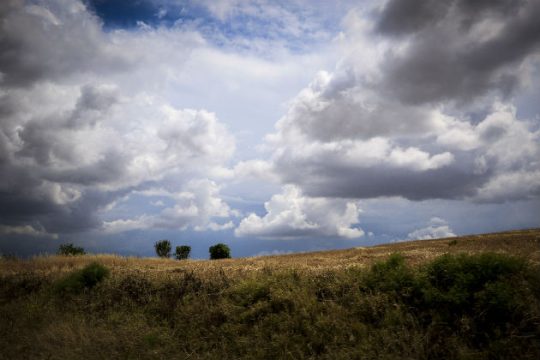 Βροχές και μικρή πτώση του υδράργυρου