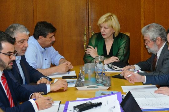 Οι ευπαθείς ομάδες στο επίκεντρο της συνάντησης Ξανθού με την επίτροπο δικαιωμάτων