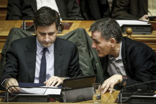 Και λιτότητα διαρκείας και φοροελαφρύνσεις