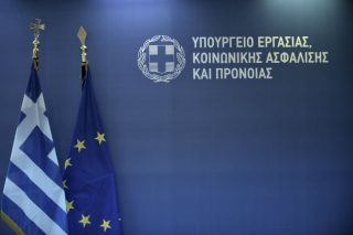 Στο στόχαστρο οι συνταξιούχοι που εργάζονται με «μαύρα»