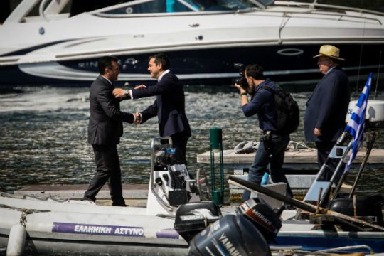 «Είμαι 40 χρόνων και πρώτη φορά βλέπω σκάφος να έρχεται από την απέναντι όχθη»