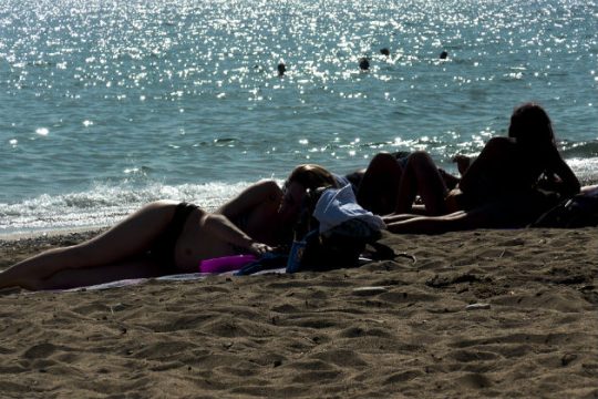 Χτύπησε κόκκινο ο υδράργυρος στη Ρόδο