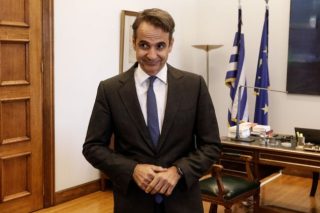 «Γαλάζια» επικοινωνιακά κόλπα