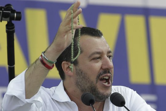 Ο Σαλβίνι δεν συγκινείται από τις σειρήνες του Ταγιάνι…