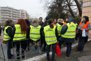Ο δήμος τούς θέλει η Θέμις διαφωνεί…