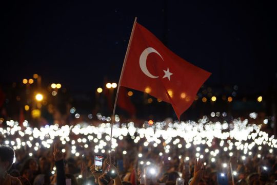 Το πραξικόπημα απέτυχε, το πογκρόμ συνεχίζεται