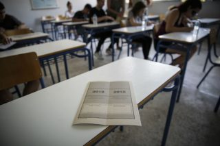 40.000 υποψήφιοι με βαθμούς κάτω από τη βάση!