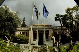 Οι προπαγανδιστές και οι εξουσίες