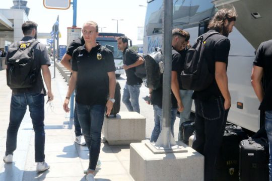 «Κολλάνε» οι μεταγραφές