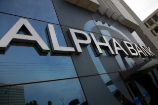 Στήριξη Ματζούνη στα στελέχη που υπέγραψαν αναδιαρθρώσεις δανείων