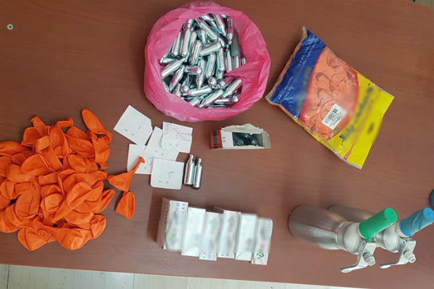 Νέες συλλήψεις για πώληση συσκευασιών «αέριου γέλιου»