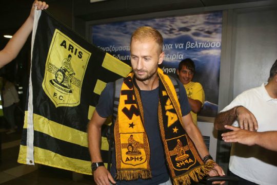 Μετά τους «12» ψάχνει επιτελικό μέσο και εξτρέμ