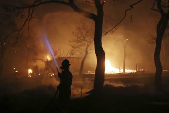 Τα διεθνή μέσα για την πολύνεκρη καταστροφή στην Ελλάδα