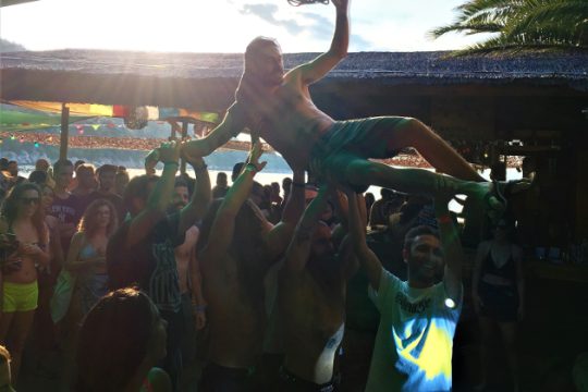 «Ροκάροντας» κάτω από τον ήλιο…