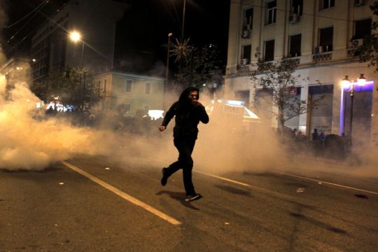 Χρήση δακρυγόνων για… κλάματα