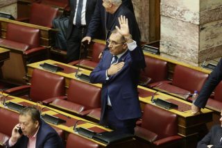 Στο ίδιο καζάνι βράζουν