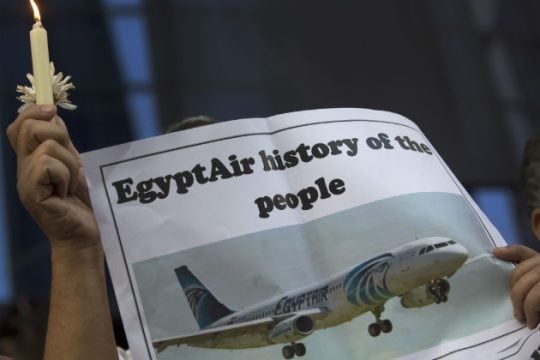 Φωτιά στο πιλοτήριο έριξε το αεροσκάφος της EgyptAir