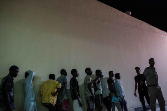 Άλλα πέντε «όχι» στα κέντρα κράτησης εκτός Ε.Ε.