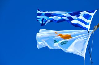 Φοβού τους υπερπατριώτες, φωνάζει η Κύπρος