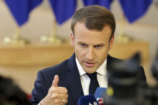 Ο Μακρόν απέπεμψε πρέσβη που θαυμάζει την πολιτική Ορμπάν