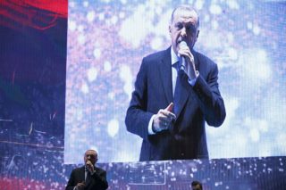 Οποιος δεν είναι με τον Ερντογάν… είναι τρομοκράτης