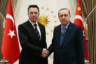 Ελον Μασκ: o «Ντόναλντ Τραμπ» της Σίλικον Βάλεϊ