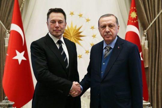 Ελον Μασκ: o «Ντόναλντ Τραμπ» της Σίλικον Βάλεϊ