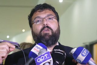 Δηλαδή πώς ακριβώς «εκβιάζει» ο Βασιλειάδης;