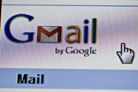 Η Google παραδέχεται ότι τρίτοι διαβάζουν μηνύματα του Gmail