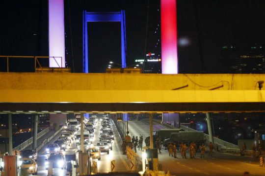 Ισόβια σε 72 για τις συγκρούσεις τη νύχτα του πραξικοπήματος