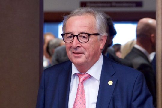 Εκθετος ο Ζ.Κ. Γιούνκερ για κάλυψη του λομπίστα προκατόχου του, Ζ.Μ. Μπαρόζο