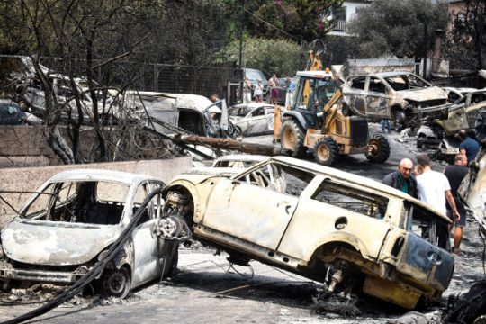Ας κατεβάσουμε τις κουρτίνες για λίγο…