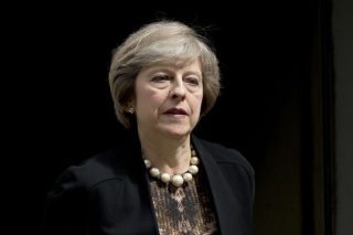 Η Μέι στο ναρκοπέδιο του Brexit