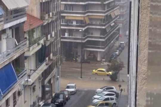 Σφοδρή καταιγίδα έπληξε την Αττική