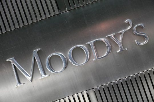 Αναβάθμιση ελληνικών τραπεζών από Moody’s