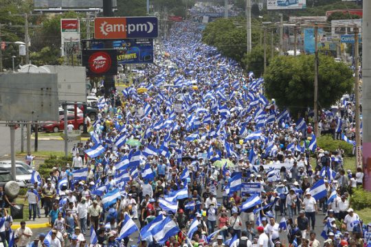 Η αυταρχική στροφή του Ορτέγκα βάφει τους δρόμους με αίμα
