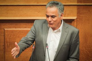 Φωνές, ύβρεις και ειρωνείες στη Βουλή για «Κλεισθένη»