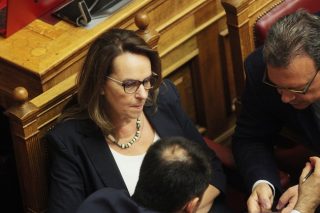 Σύγκρουση για τις τροπολογίες στην Επιτροπή Οικονομικών