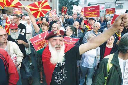 O δρόμος πέρα από τις Πρέσπες