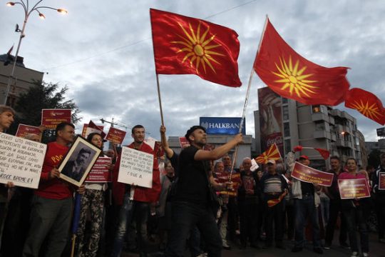 Σκόπια, ΝΑΤΟ, Ρώσοι και ποδόσφαιρο