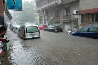Καταιγίδα 4 ωρών έπνιξε την Αθήνα