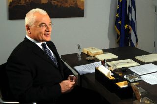 Πρετεντέρης βουτηγμένος στο ρατσισμό
