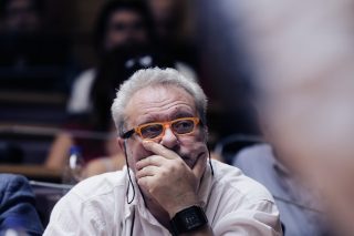Νεάζοντες, μεγαλόστομοι βουλευτές