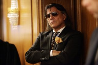 «Ηλία παραιτήσου» από «εχθρούς» και… φίλους